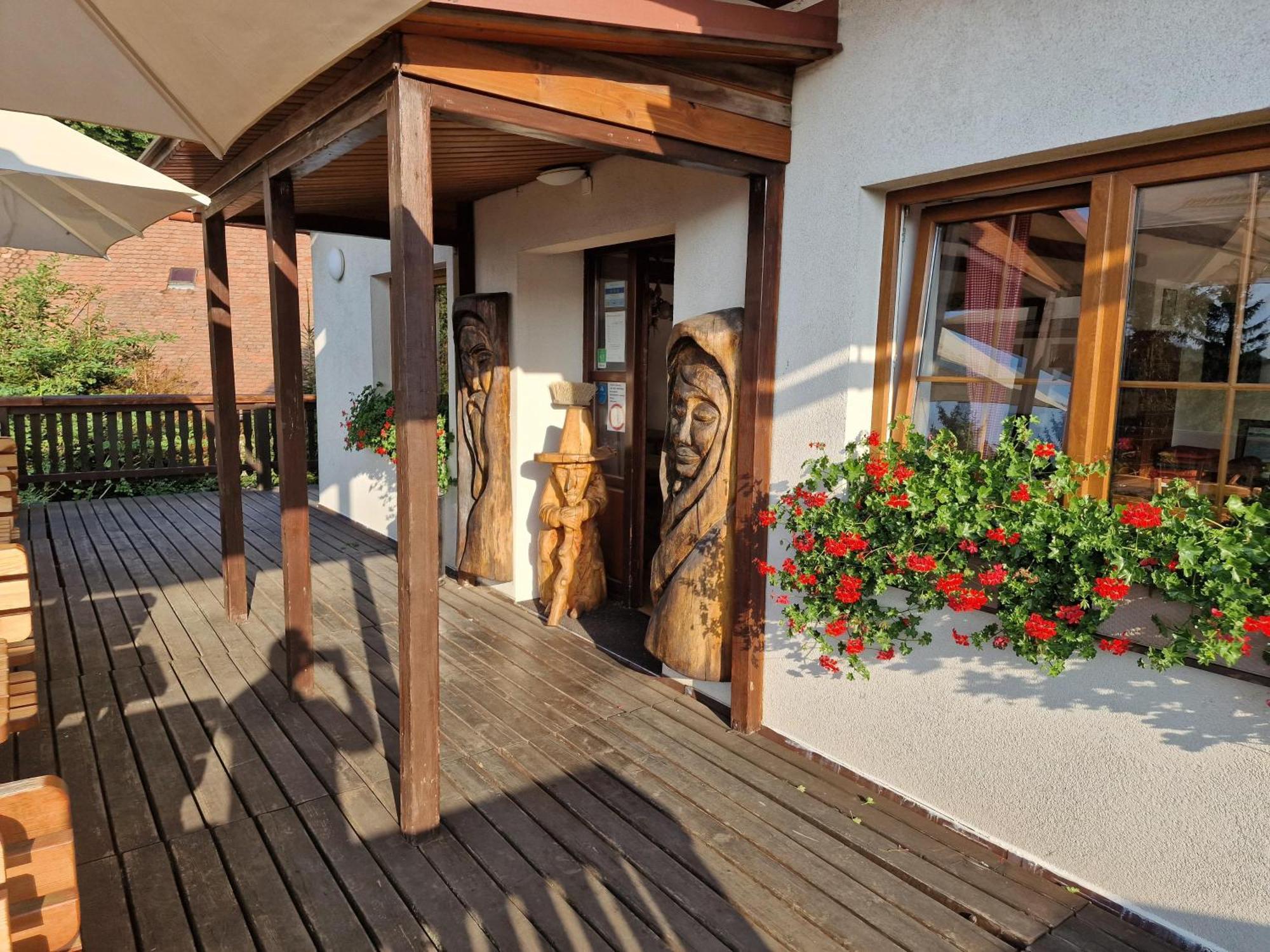 Wellness Hotel Chata Jana Lopeník Extérieur photo